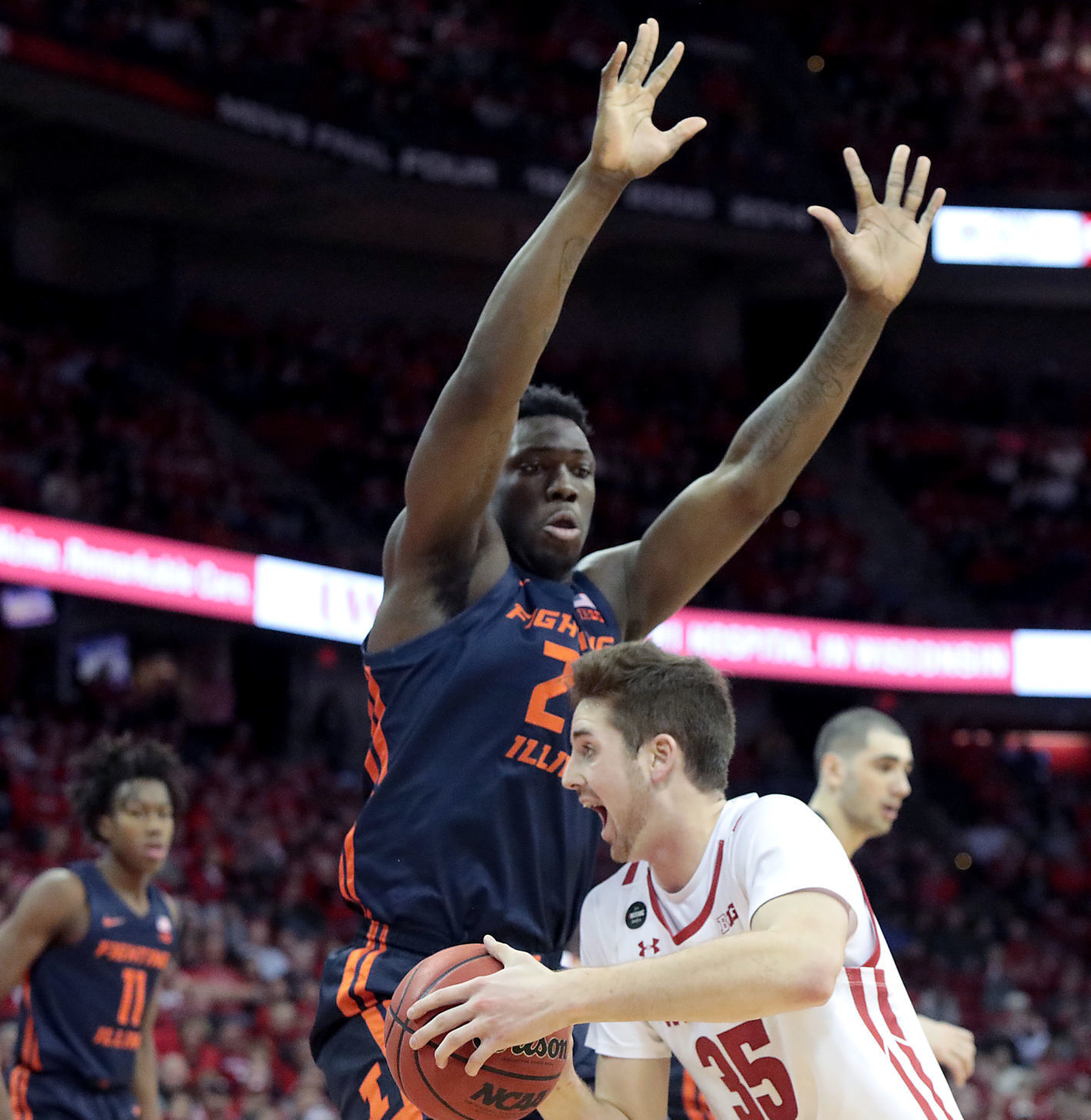 UWvIllinois13.jpg